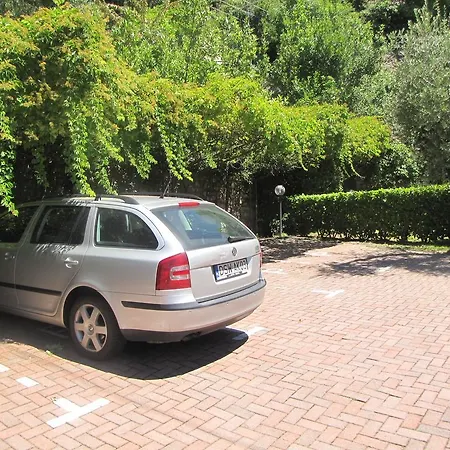 Πανσιόν Girasole 3*